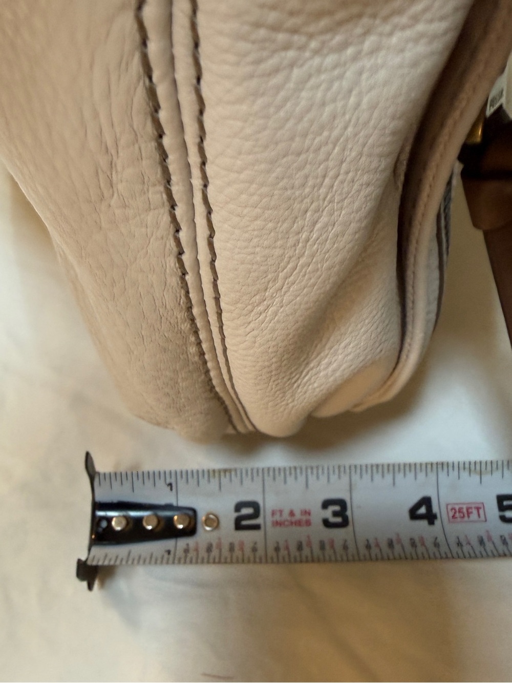 Fossil Morgan Traveler Leather Crossbody Bag Bone Ivory Brass Key Fob NWOT - Picture 11 of 13